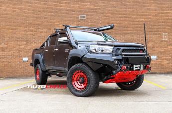 TOYOTA HILUX N80 4WD ZEPHYR CANDY RED